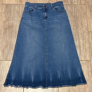 Denim skirt